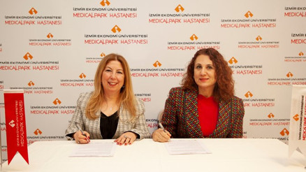 İEÜ Medical Park ‘Parkinson Dostu Hastane’ unvanı aldı