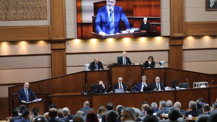 İBB Meclisinde borç gerilimi AK Partili Kaynar, bilançoyu tek tek açıkladı