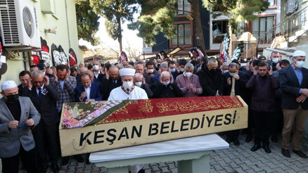 AK Parti’li Aksal’ın annesi son yolculuğuna uğurlandı