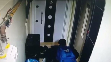 Esenyurtta ayakkabı hırsızlığı kamerada