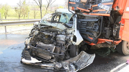 Son dakika... Esenyurt TEMde 9 aracın karıştığı zincirleme kaza: Yaralılar var