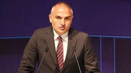 Bakan Ersoy, Vakıflar Genel Müdürlüğü tarafından düzenlenen iftar programına katıldı