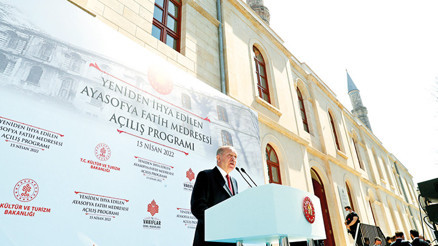 Ayasofya Fatih Medresesi... 86 yıl sonra eğitimin hizmetinde