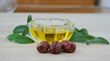 Jojoba Yağının Saça Faydaları Nelerdir Jojoba Yağının Kullanımı ve Saçlara Etkisi