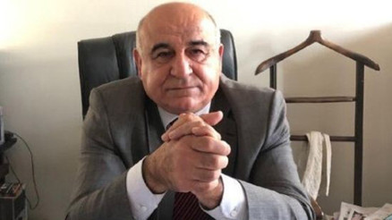 Belediye meclis üyesine başörtülü hekime hakaret suçundan 2 yıl 4 aya kadar hapis istemi