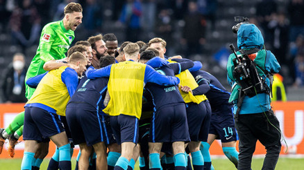 Bu kez de futbolcular taraftarı protesto etti Bu kez de futbolcular taraftarı protesto etti