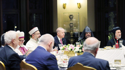 Azınlık temsilcileriyle iftar