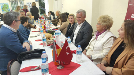 Bu iftarda yemekleri gönüllü anneler yaptı Bu iftarda yemekleri gönüllü anneler yaptı