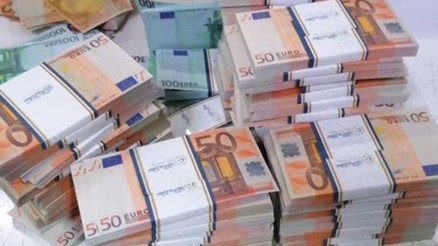 Matbaa kurup sahte döviz basanlara operasyon Deste deste sahte dolar ve Euro ele geçirildi