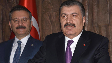 Uçaklarda maske takmak zorunlu mu Sağlık Bakanı Koca yanıtladı