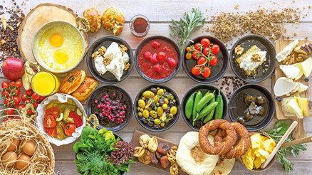 Nefis bir bayram kahvaltısı için ne lazım