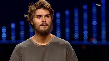 Barış Murat Yağcının üvey babası Erhan Ernak kimdir Survivor All Star yarışmacısı Barış Murat Yağcı’nın babası hakkında bilgiler