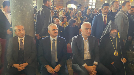 Bakan Ersoy, Surp Girogos Kilisesi’nin açılışına katıldı... Terör örgütü tahrip etti, devlet onardı Bakan Ersoy, Surp Girogos Kilisesi’nin açılışına katıldı... Terör örgütü tahrip etti, devlet onardı