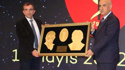 Bakan Kirişçi bu sözlerle sitem etti: Bu benim canımı yakıyor