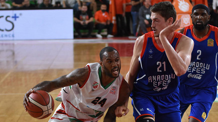 Pınar Karşıyaka, Anadolu Efes’i yenip seriyi uzattı