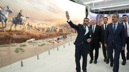 Özer’den müze ve sergi ziyareti