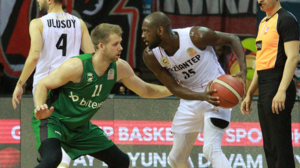 Darüşşafaka yarı finalde