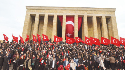 O ‘ilk adım’dan beri gençlik daima izinde