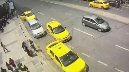 Turistlerin 3 bin dolarını çalan taksiciler böyle yakalandı