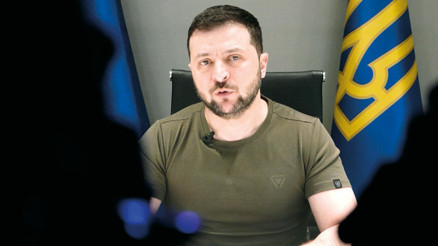 Zelenski Davos’ta konuştu: Rusya’ya daha çok yaptırım