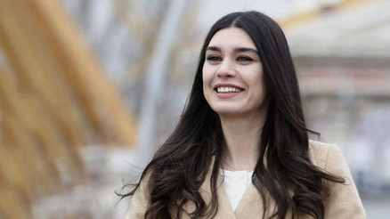 Burcu Kıratlı kimdir, nereli, kaç yaşında Burcu Kıratlı dizileri ve filmleri