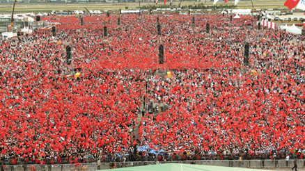 560 bin kişi ilk fidana akın etti 560 bin kişi ilk fidana akın etti