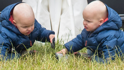 Banyoda doğan kraliyet bebeği büyüdü, at yarışına bile gitti
