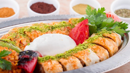 Sarma beyti kebap tarifi: Sarma beyti evde nasıl yapılır Sarma beyti kebap tarifi: Sarma beyti evde nasıl yapılır