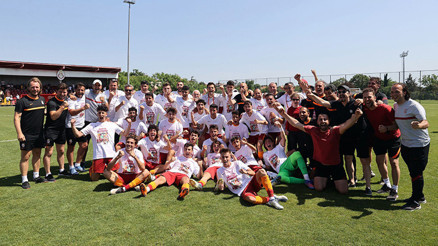Galatasaray altyapıda aslanlar gibi