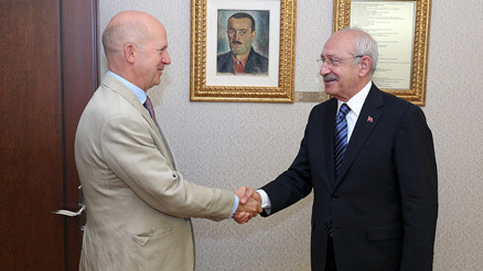 Kılıçdaroğlu, İngilterenin Ankara Büyükelçisi Chilcottu kabul etti