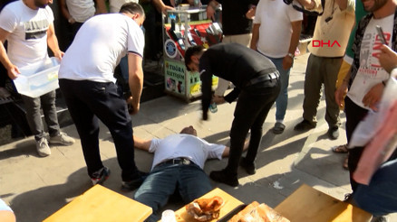 Adana’da bayıltan tost yeme yarışması Adana’da bayıltan tost yeme yarışması