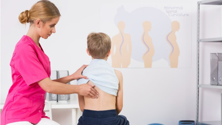 ‘Doğuştan’ skolyoz hakkında bilinmesi gereken 6 önemli nokta