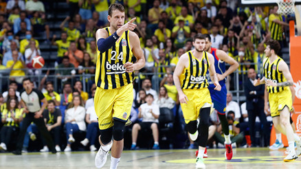 Fenerbahçe süpürüyor