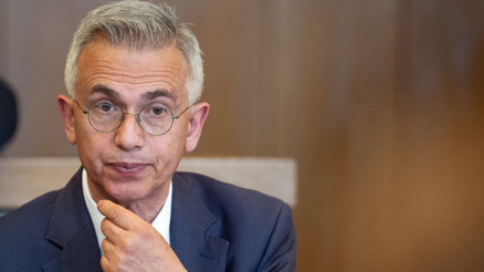 Feldmann’ın azledilmesine yönelik ilk adım atıldı