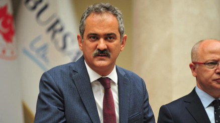 Okuldaki dansözlü kutlama gündem olmuştu... Bakan Özer yeni kararı duyurdu: Okul aile birliklerinin sosyal etkinlikleri denetime tabi olacak