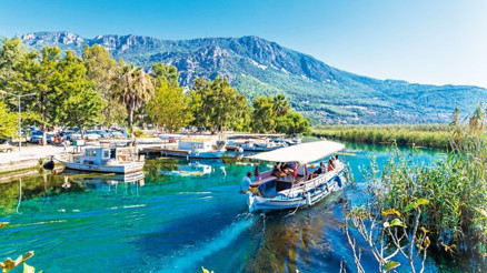 Rüzgârıyla uçuruyor huzuruyla dinlendiriyor