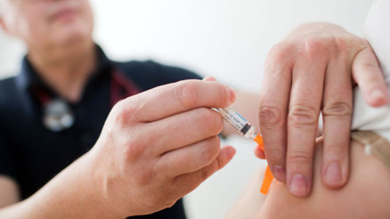 İlk başta aşı olsaydı, 800 bin kişi kurtulabilirdi İlk başta aşı olsaydı, 800 bin kişi kurtulabilirdi