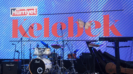 Kelebek, yaz partisiyle kanatlandı Kelebek, yaz partisiyle kanatlandı