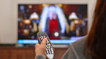 Kanal D, Star TV, ATV, Fox TV, TRT1, TV8, Show TV yayın akışı 27 Haziran 2022 Pazartesi ve tv rehberi Bugün televizyonda neler var