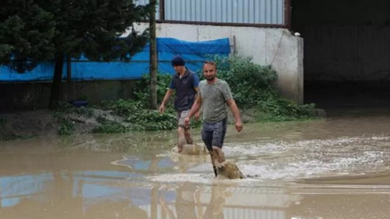 Düzcede sel hasara neden oldu Düzcede sel hasara neden oldu