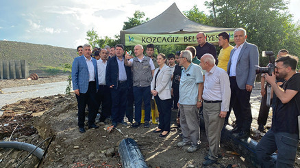 Bakan Karaismailoğlu, Bartında selin yaşandığı bölgede inceleme yaptı