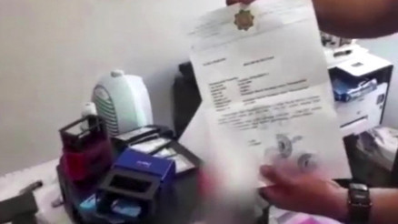 Sahte evrak şebekesi Republic yerine Pepublic yazınca yakalandı Sahte evrak şebekesi Republic yerine Pepublic yazınca yakalandı