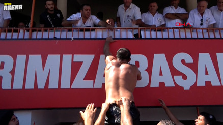 Kırkpınarda gergin anlar Şaban Yılmaz kırmızı kartla elenince ortalık karıştı