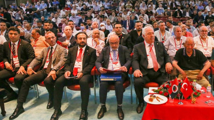 Beştepe’de taşlar yerinden oynuyor