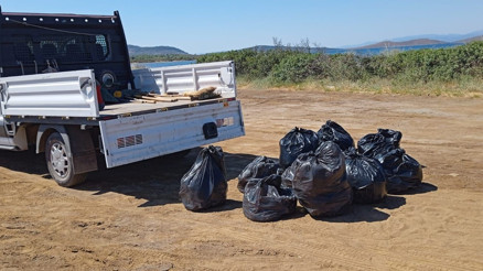 Bakanlık kıyıların temizliği için çalışmalarını sürdürüyor Bakanlık kıyıların temizliği için çalışmalarını sürdürüyor