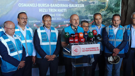 Bakan Karaismailoğlu: Ankara-Bursa ve Bursa-İstanbul arası 2 saat 15 dakika olacak