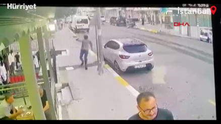 Önce iş yeri kurşunlandı, sonra oğlu vuruldu Haraç çetesi iddiası... Önce iş yeri kurşunlandı, sonra oğlu vuruldu Haraç çetesi iddiası...