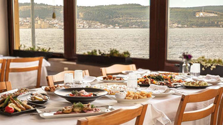 Mezesi, balığı,  bir de manzarası...