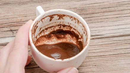Falda Araba Çıkması Ne Demek Fincanda ve Tabakta Beyaz, Spor, Oyuncak, Klasik, Üstü Açık Ve Tekerleksiz Araba Görmek