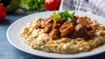 Hünkar beğendi nasıl yapılır Evde hünkar beğendi yapımı için kolay tarifi, malzemeleri ve püf noktaları...